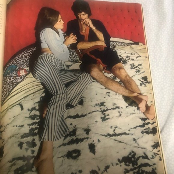 Vintage Life Mag. April 1971 - Hoover -FBI Advertisi-Vietnam-Exotics- John Deere - Picture 8 of 14